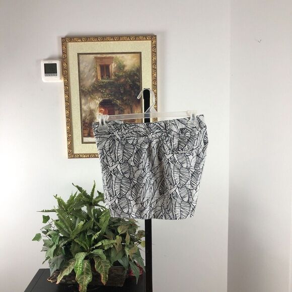 Loft Ann Taylor 4" Short Women's 100% Linen Floral Chino Shorts Size 6 - Picture 4 of 6